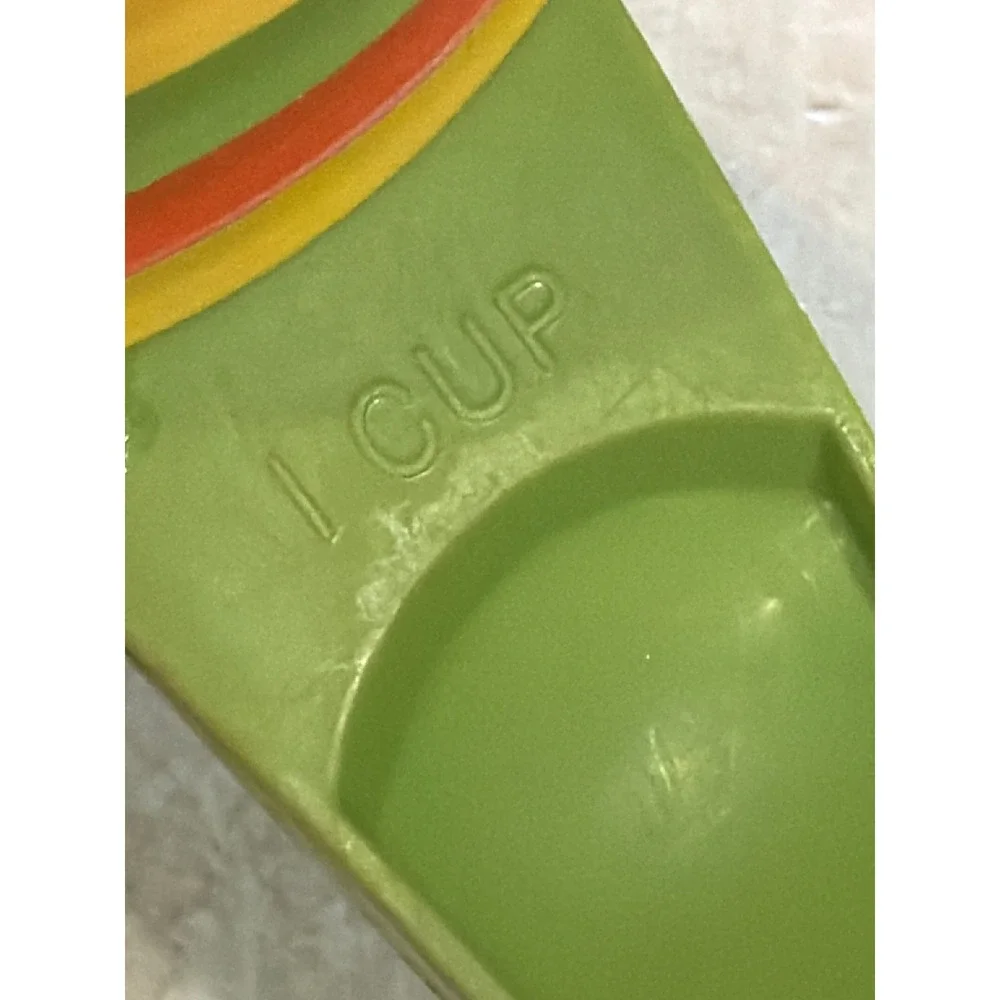 Vintage Tupperware Measuring Cups Set 5 Harvest Colors Green Yellow Orange USA